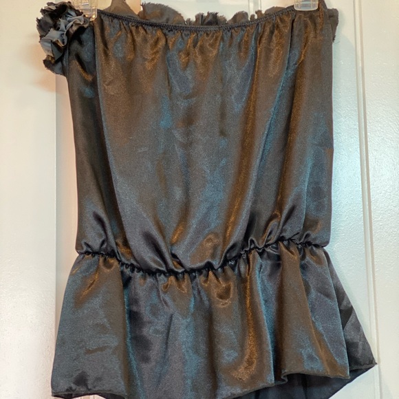 Cute Shiny Satin Strapless Ruffle Lined Top - Picture 5 of 9